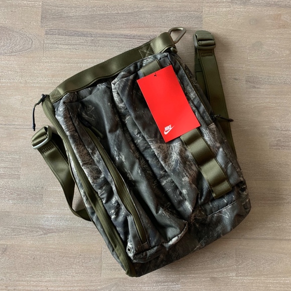 NIKE PROFILE PRINTED BACKPACK - OLIVE CANVAS - Picture 3 of 8